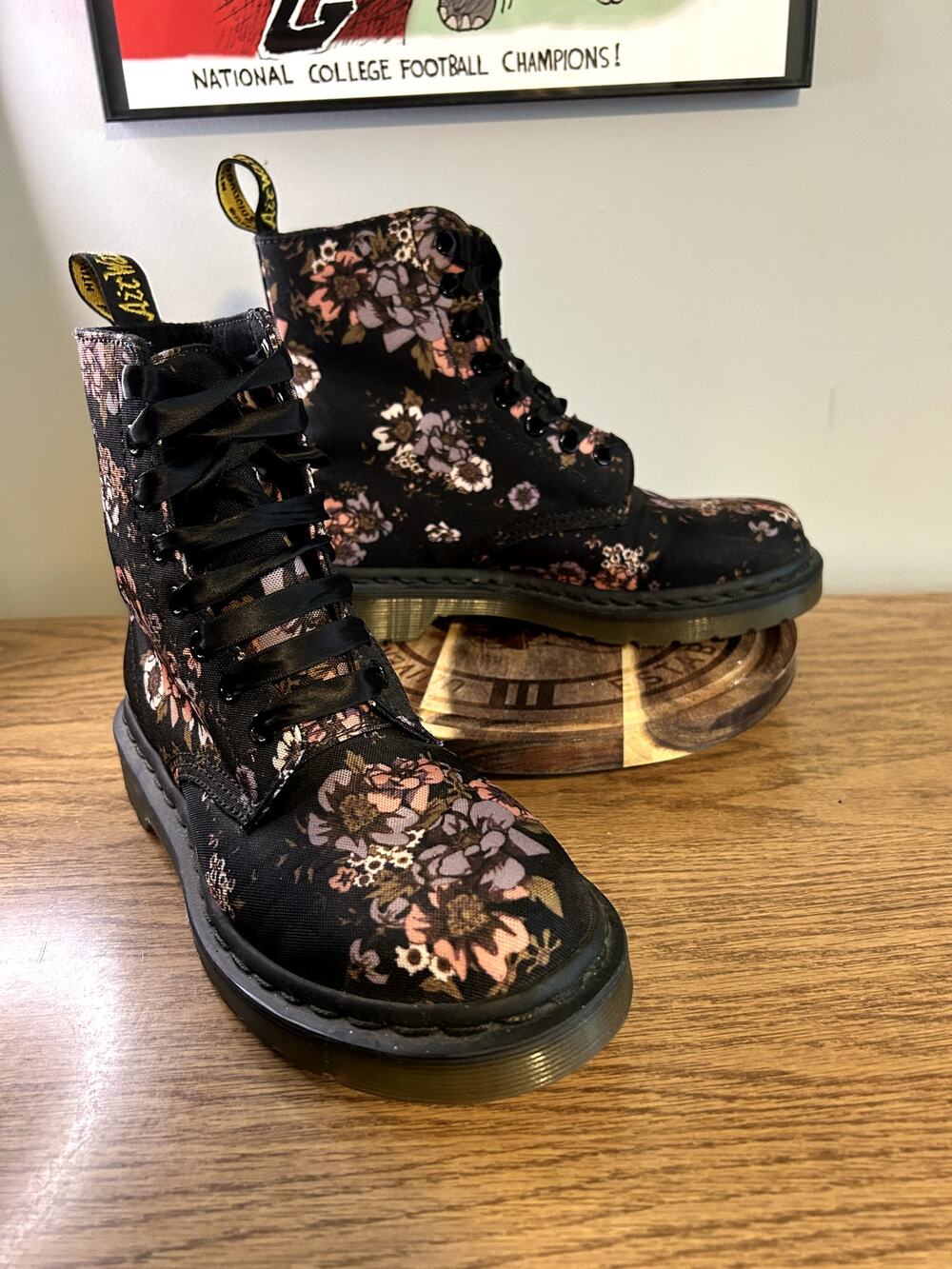 Dr Martens Beckett Black Pink Floral Canvas size 6/EU 37